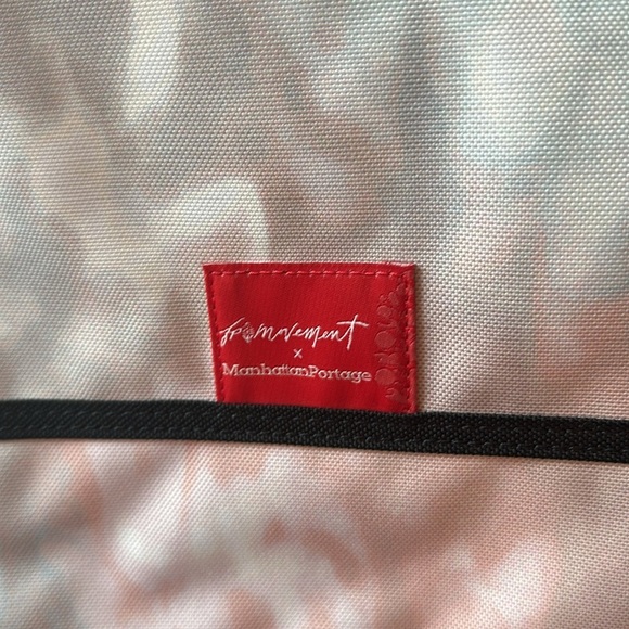 NEW with Tags! Free People messenger bag. Bag has a lifetime warranty - Picture 2 of 9